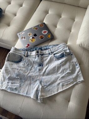 Light Wash Distressed Denim Women’s Shorts🔥🔥🔥🔥🔥🔥